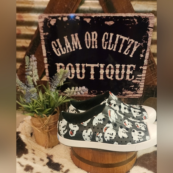 Native Disney Shoes - Picture 15 of 15